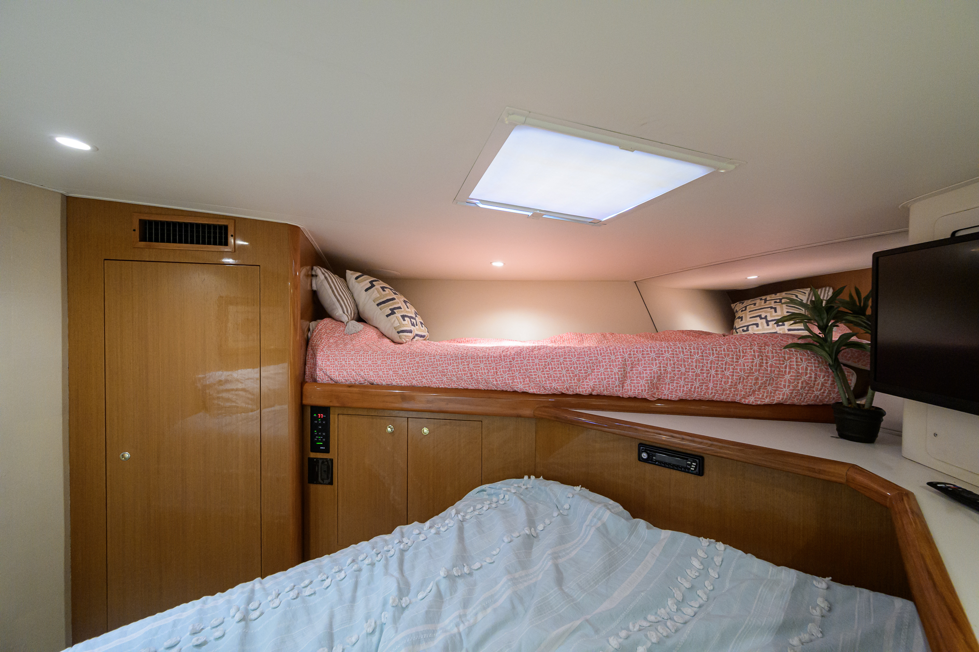 In 2 Deep yacht photo 75