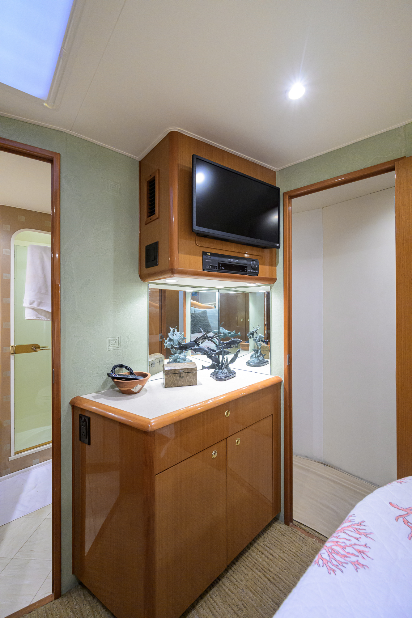 In 2 Deep yacht photo 86