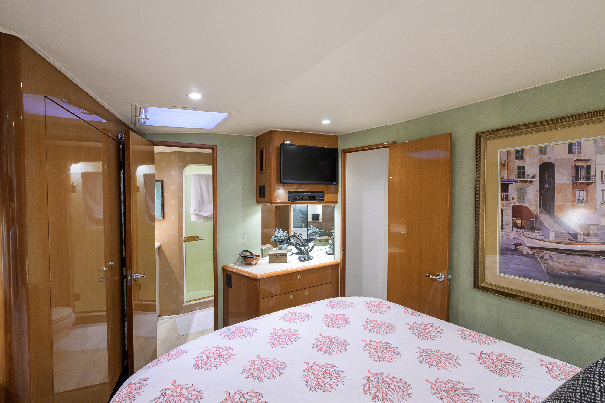 In 2 Deep yacht photo 85