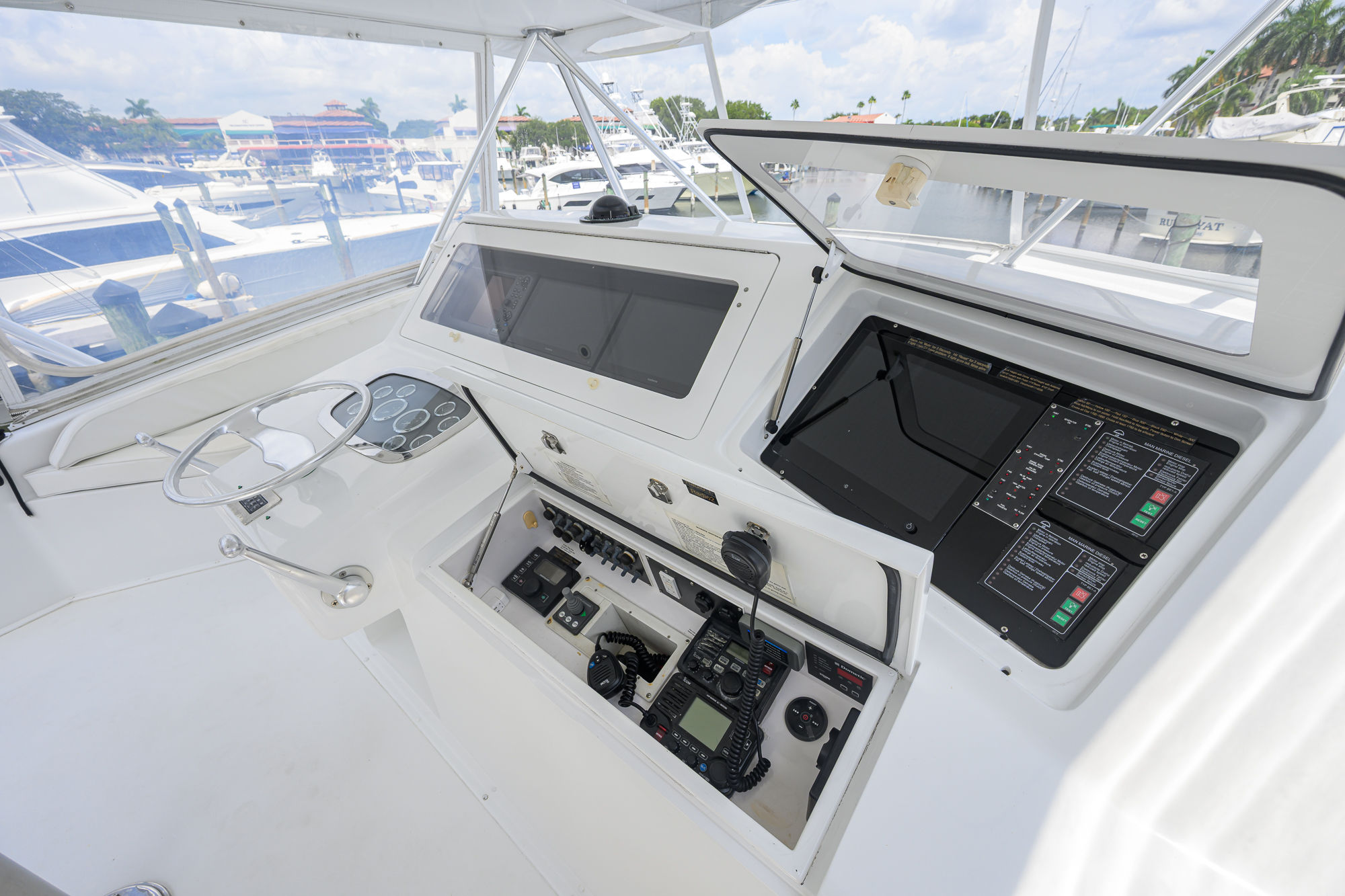 In 2 Deep yacht photo 25