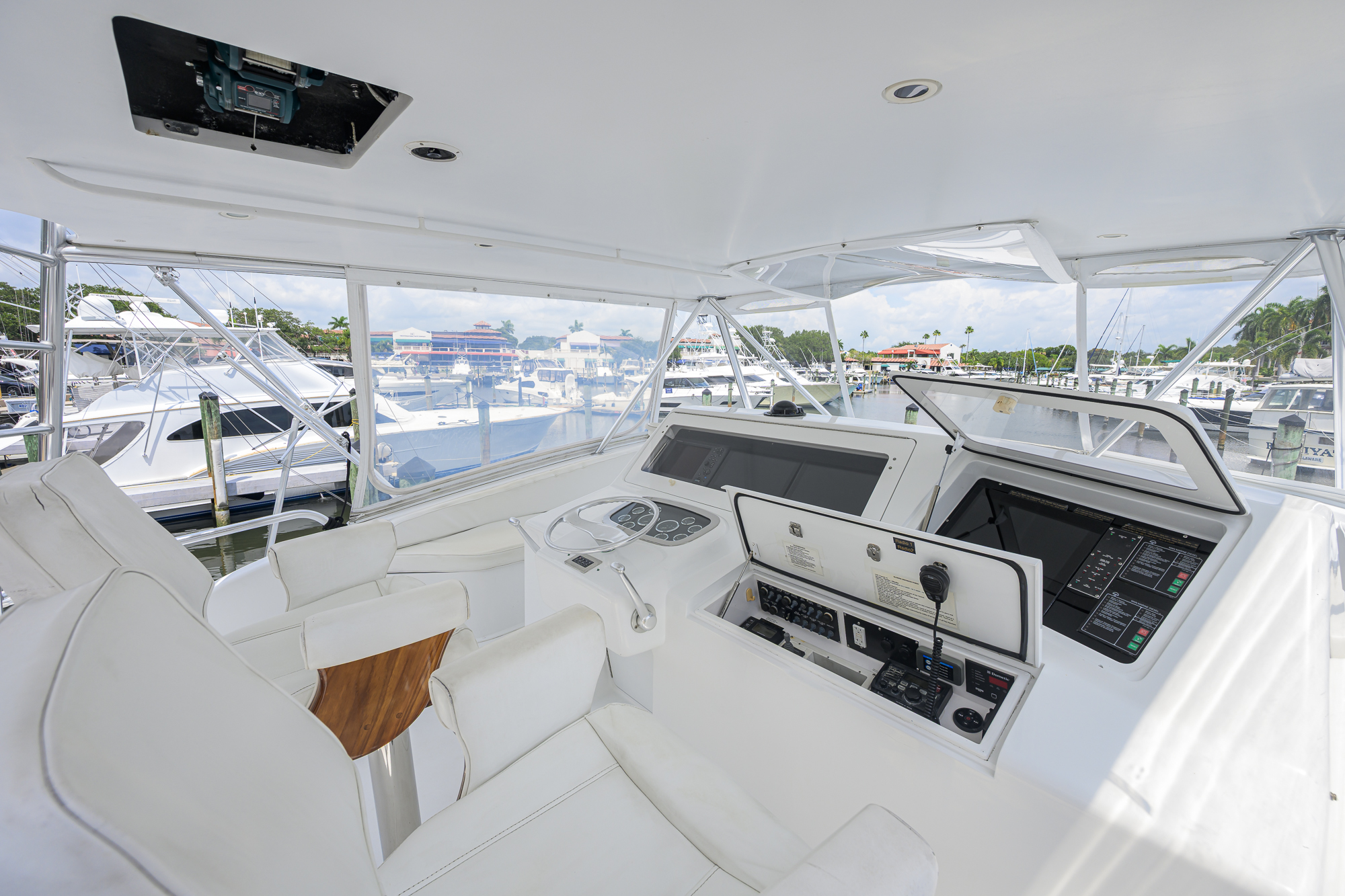 In 2 Deep yacht photo 24
