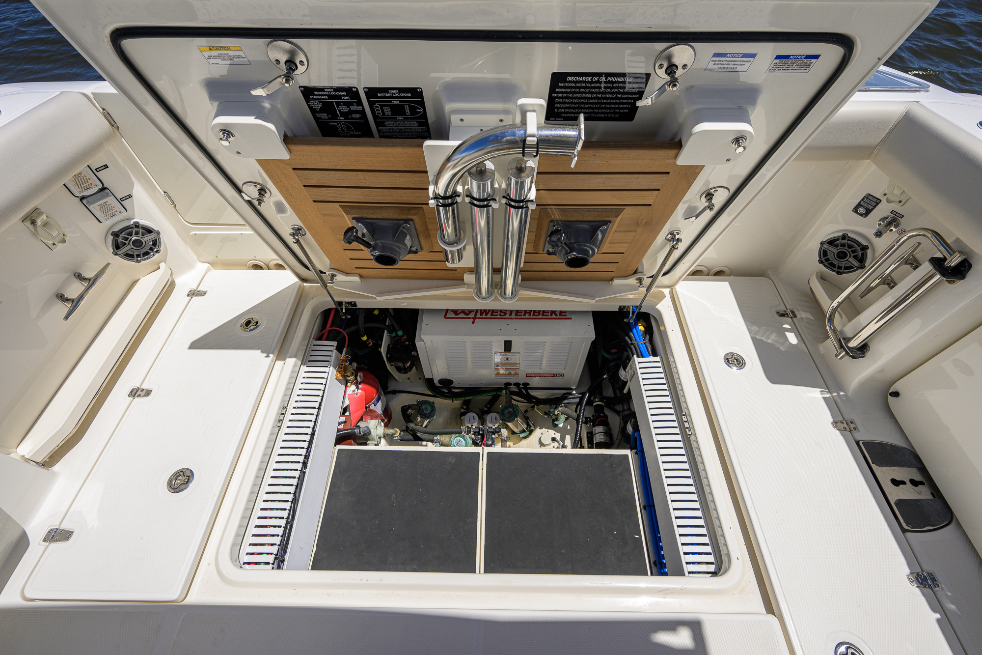 Derryn yacht photo 38
