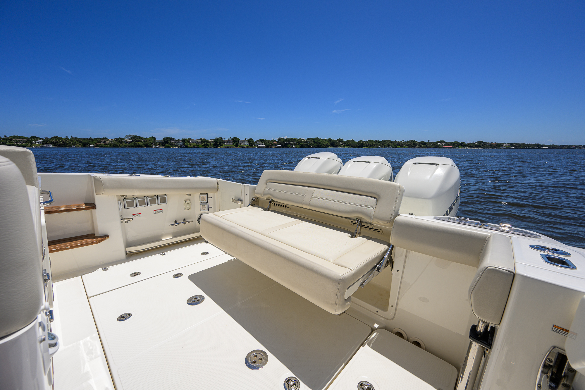 Derryn yacht photo 32