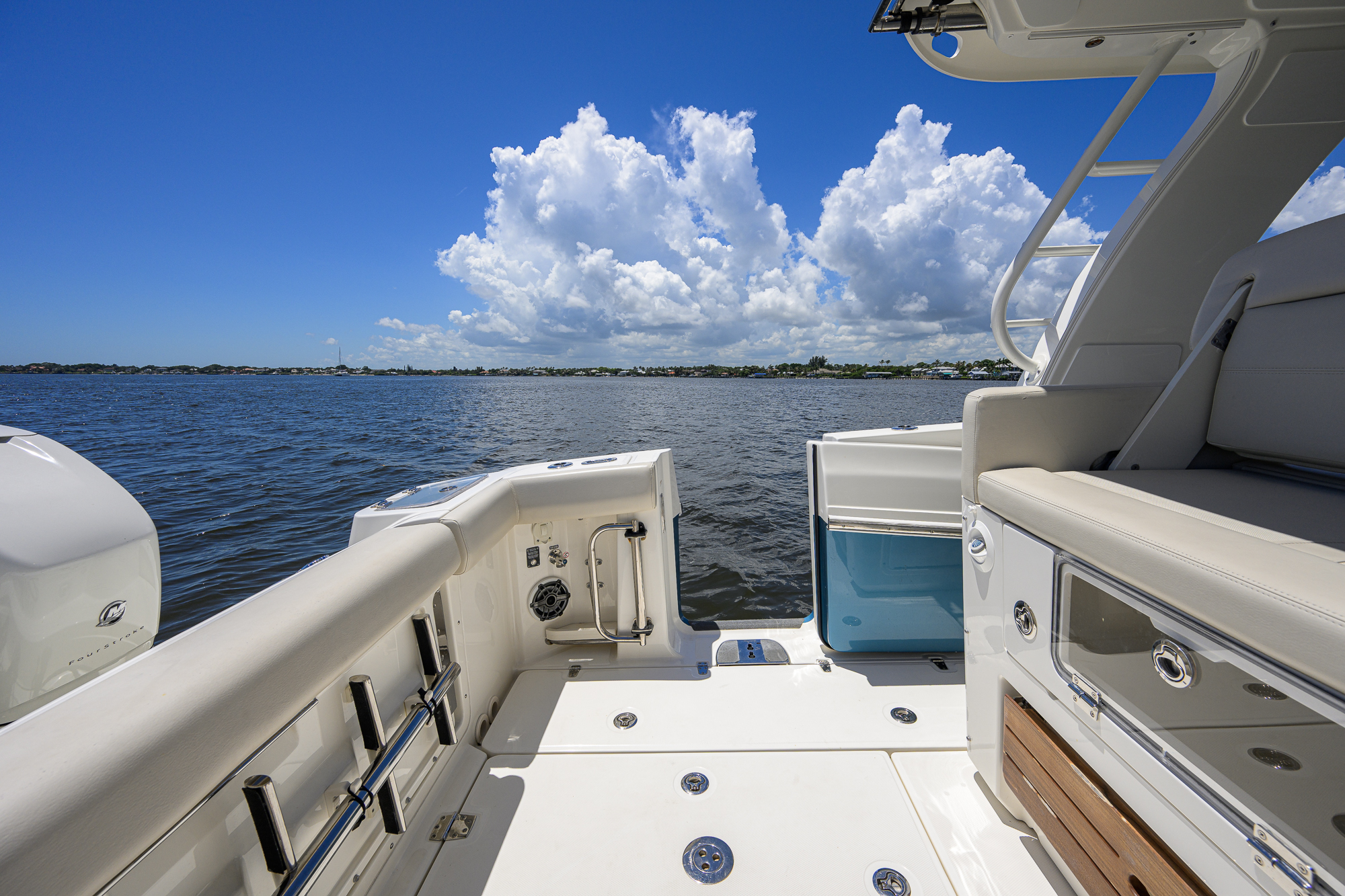 Derryn yacht photo 35