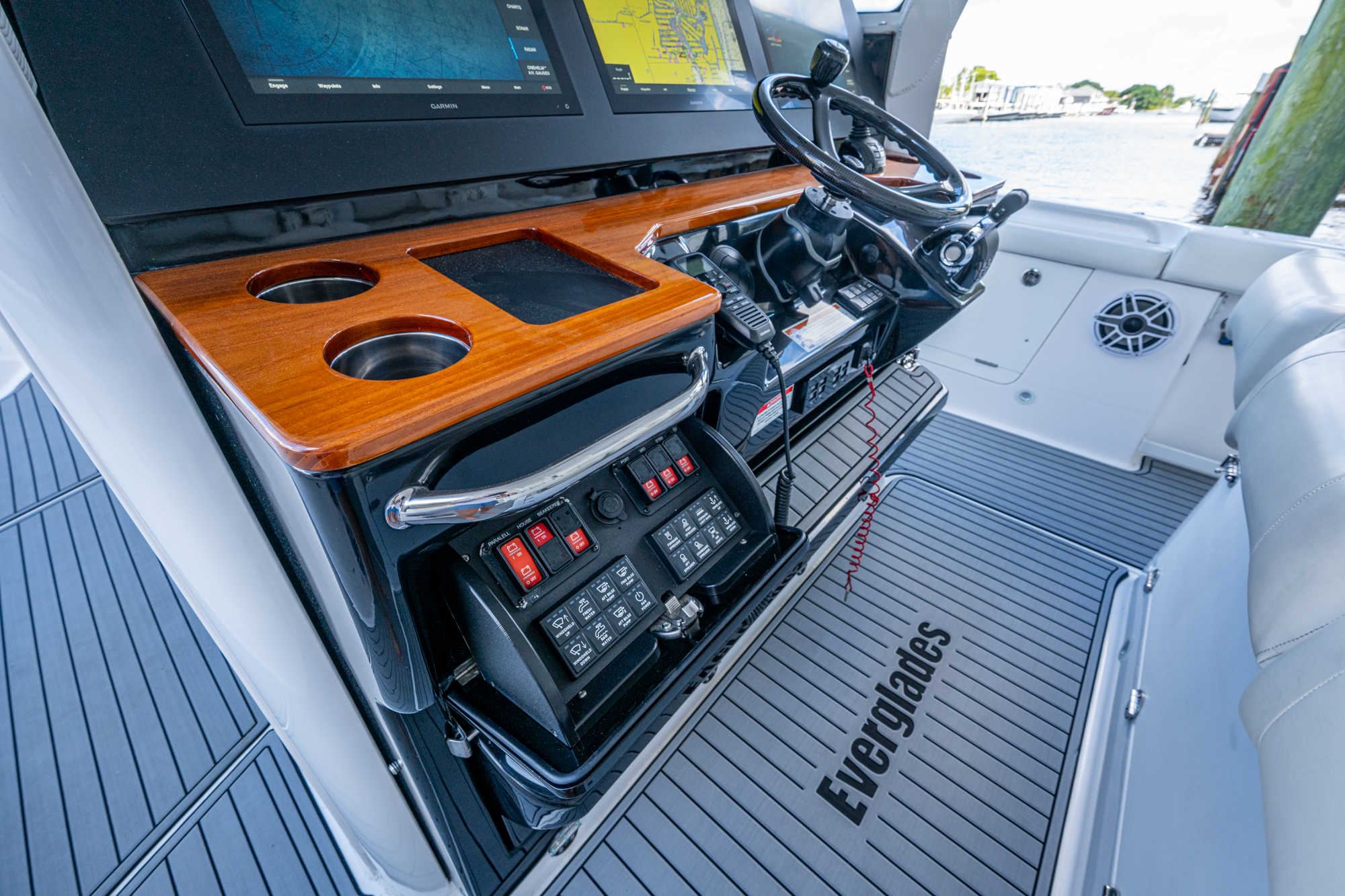 REELHot yacht photo 35