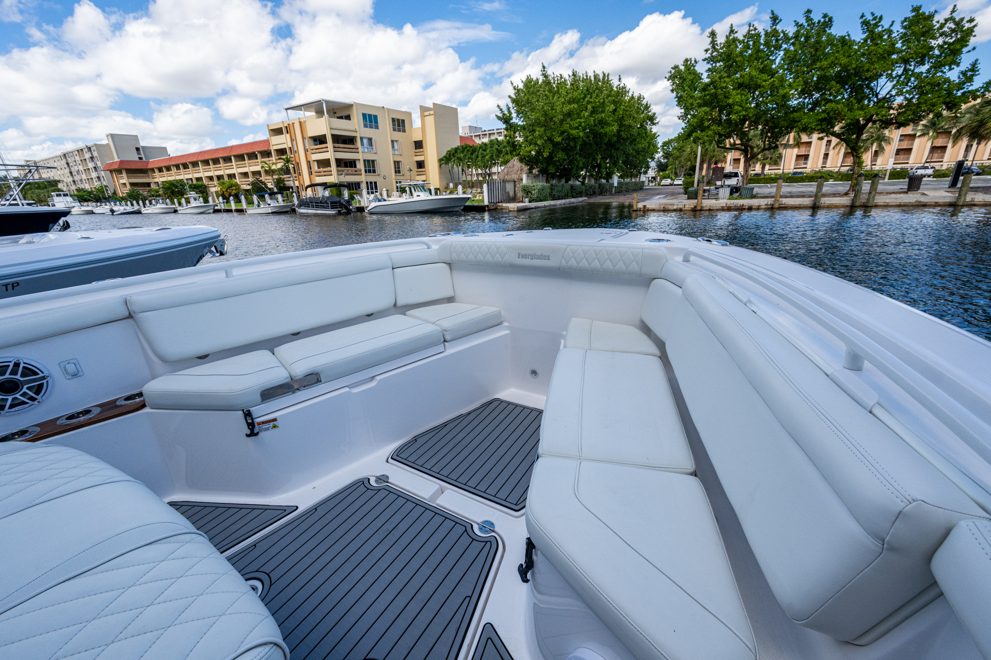 REELHot yacht photo 8