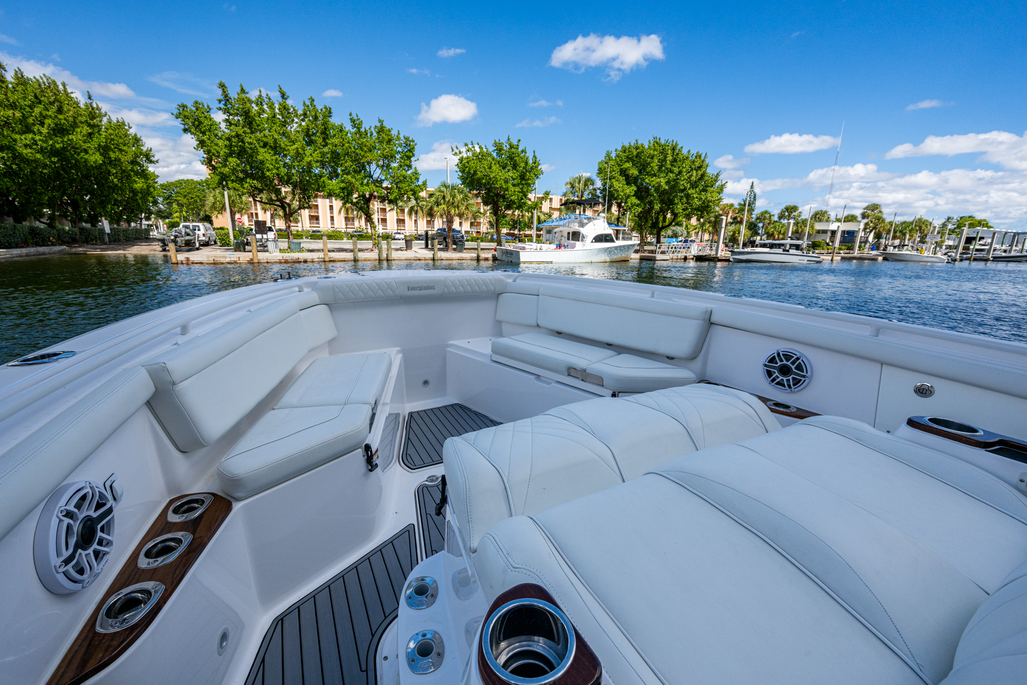 REELHot yacht photo 2
