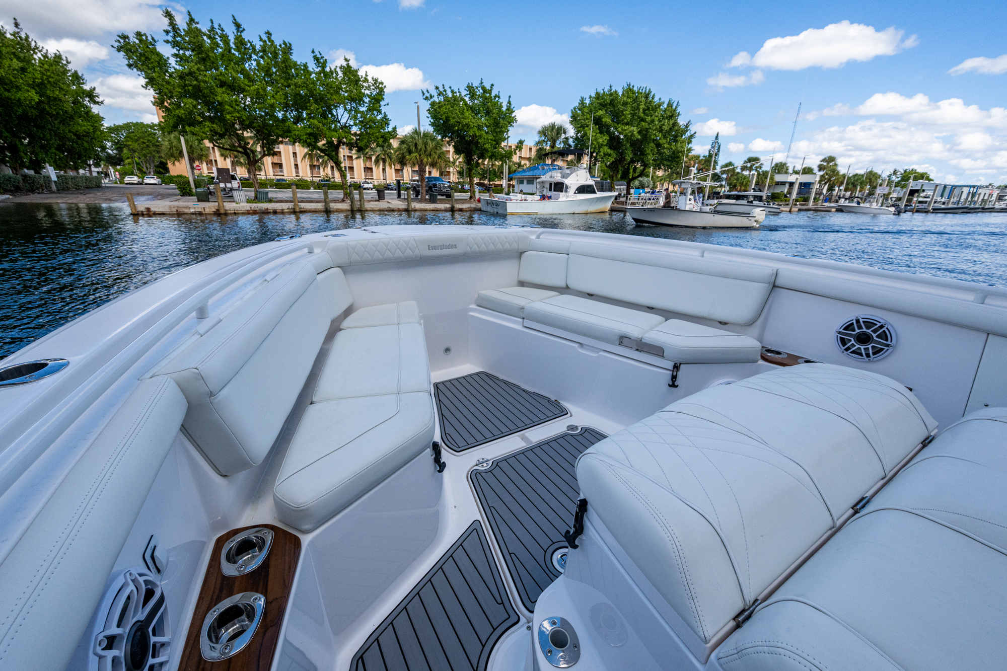 REELHot yacht photo 7