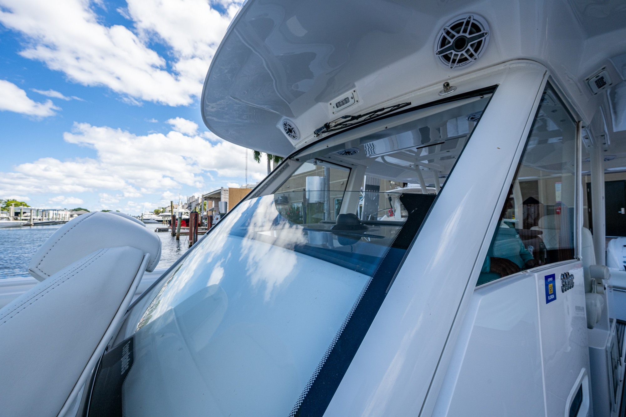 REELHot yacht photo 34