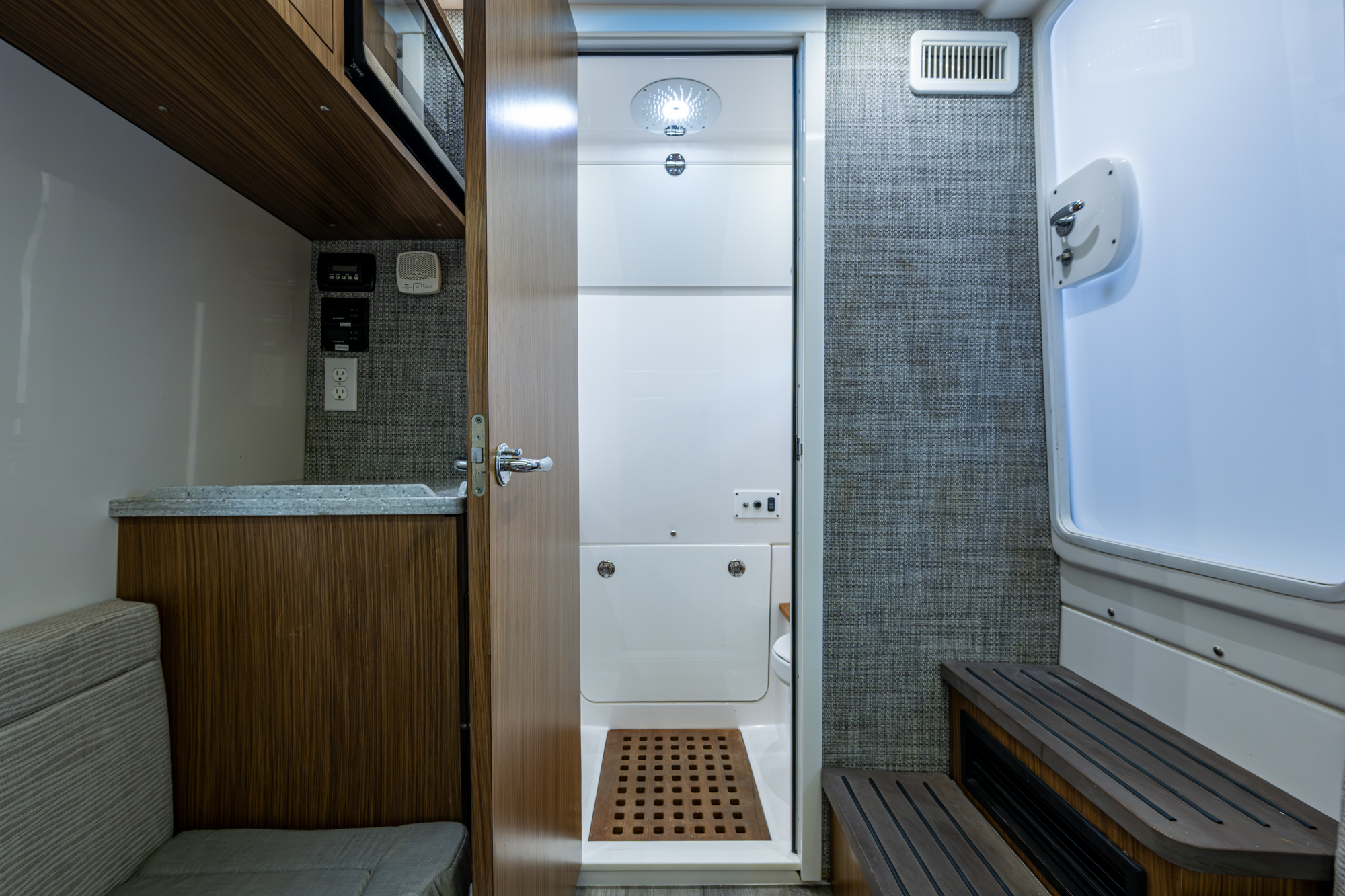 REELHot yacht photo 45