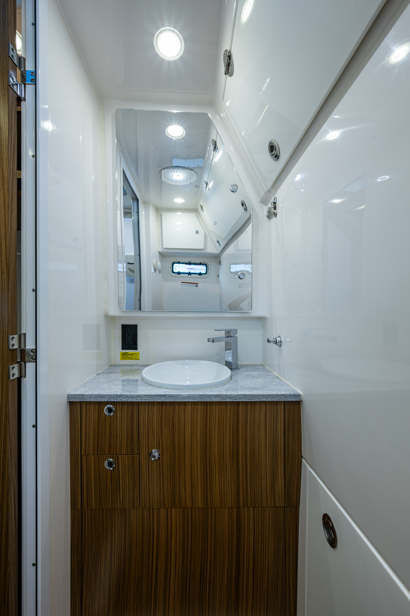 REELHot yacht photo 46