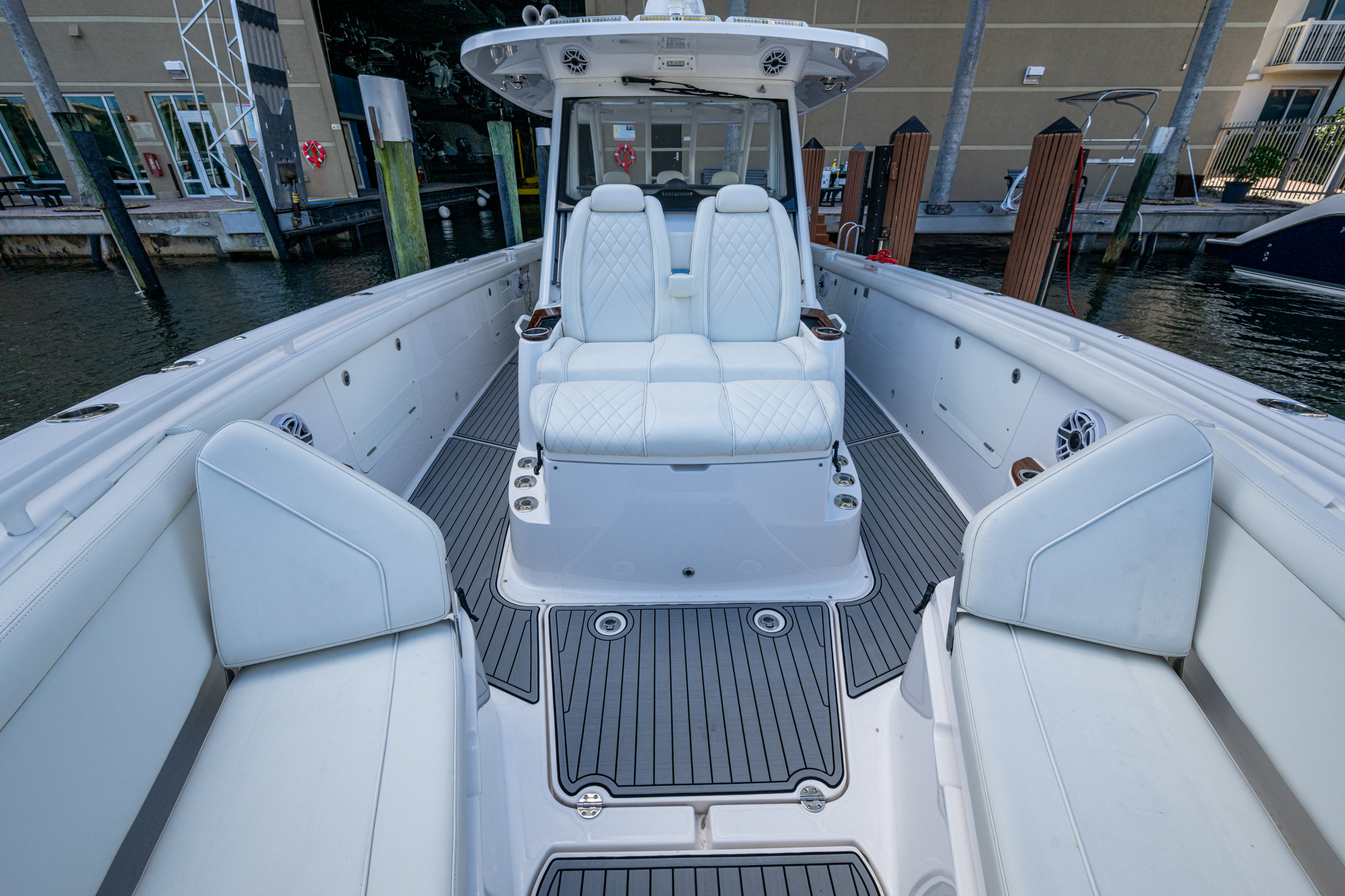 REELHot yacht photo 4
