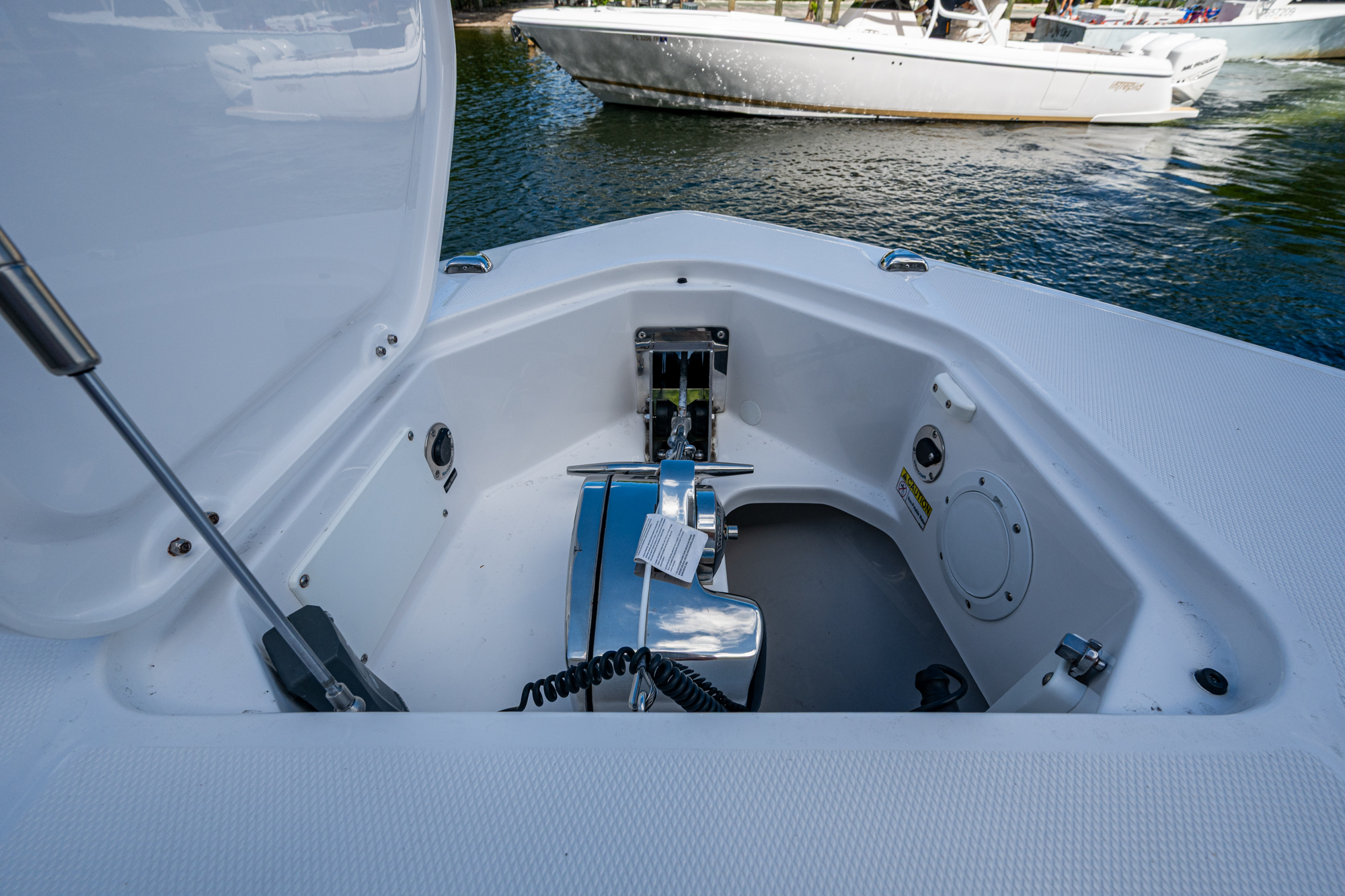 REELHot yacht photo 3