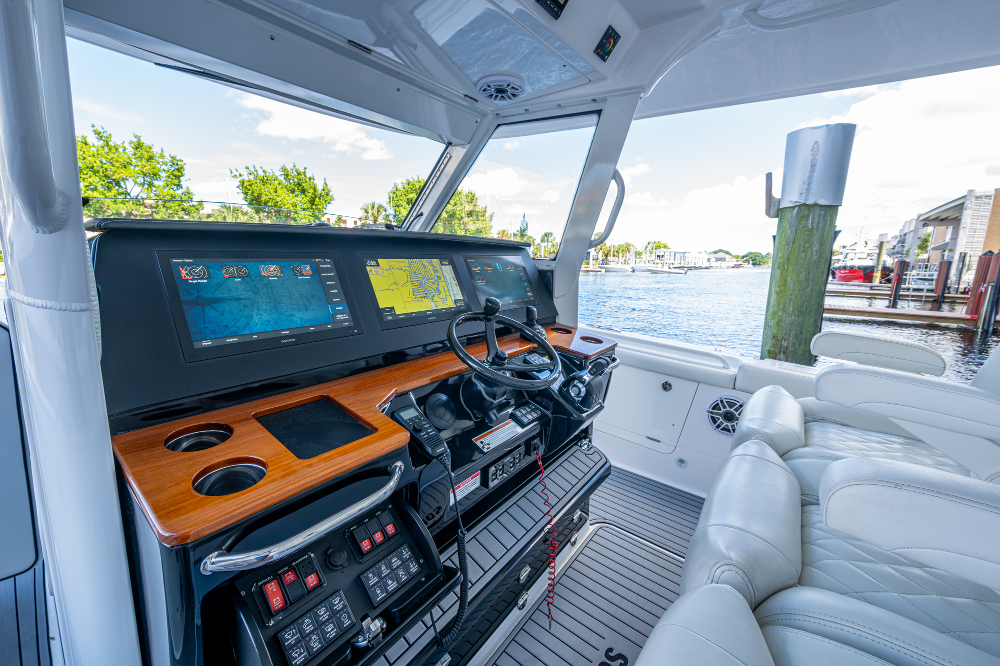 REELHot yacht photo 43