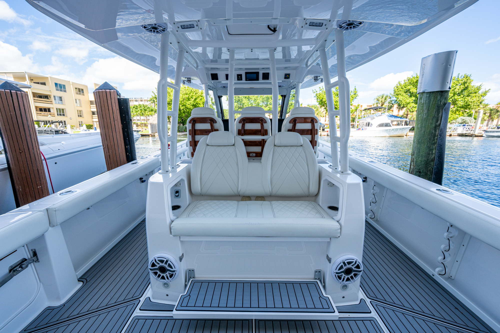 REELHot yacht photo 19