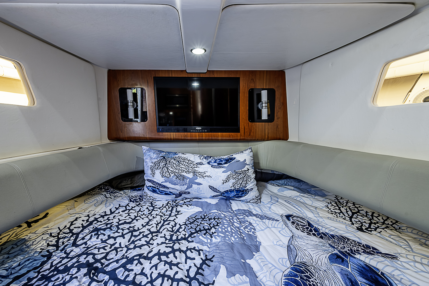 Regulator yacht photo 65