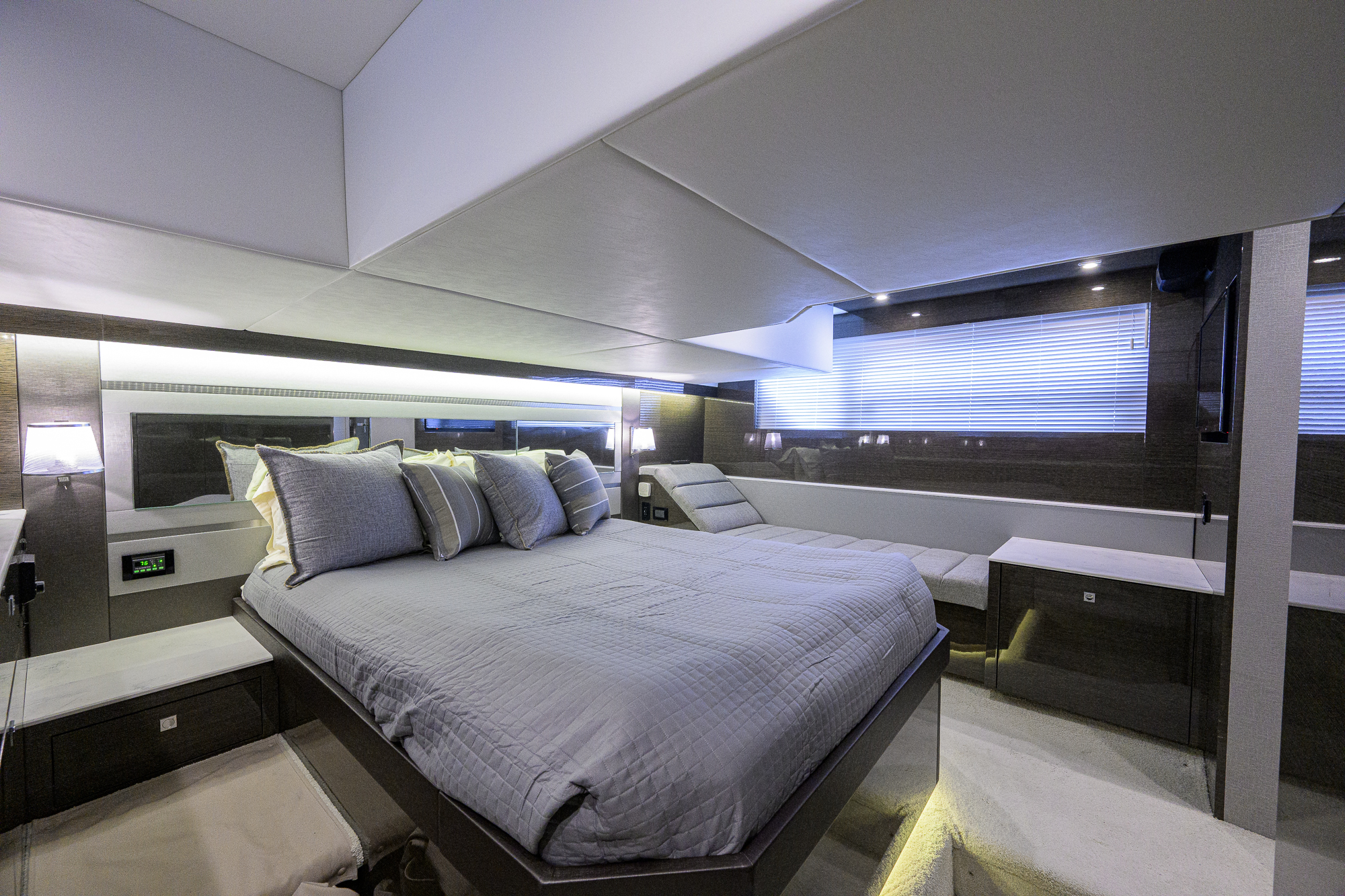 4th Quarter yacht photo 94