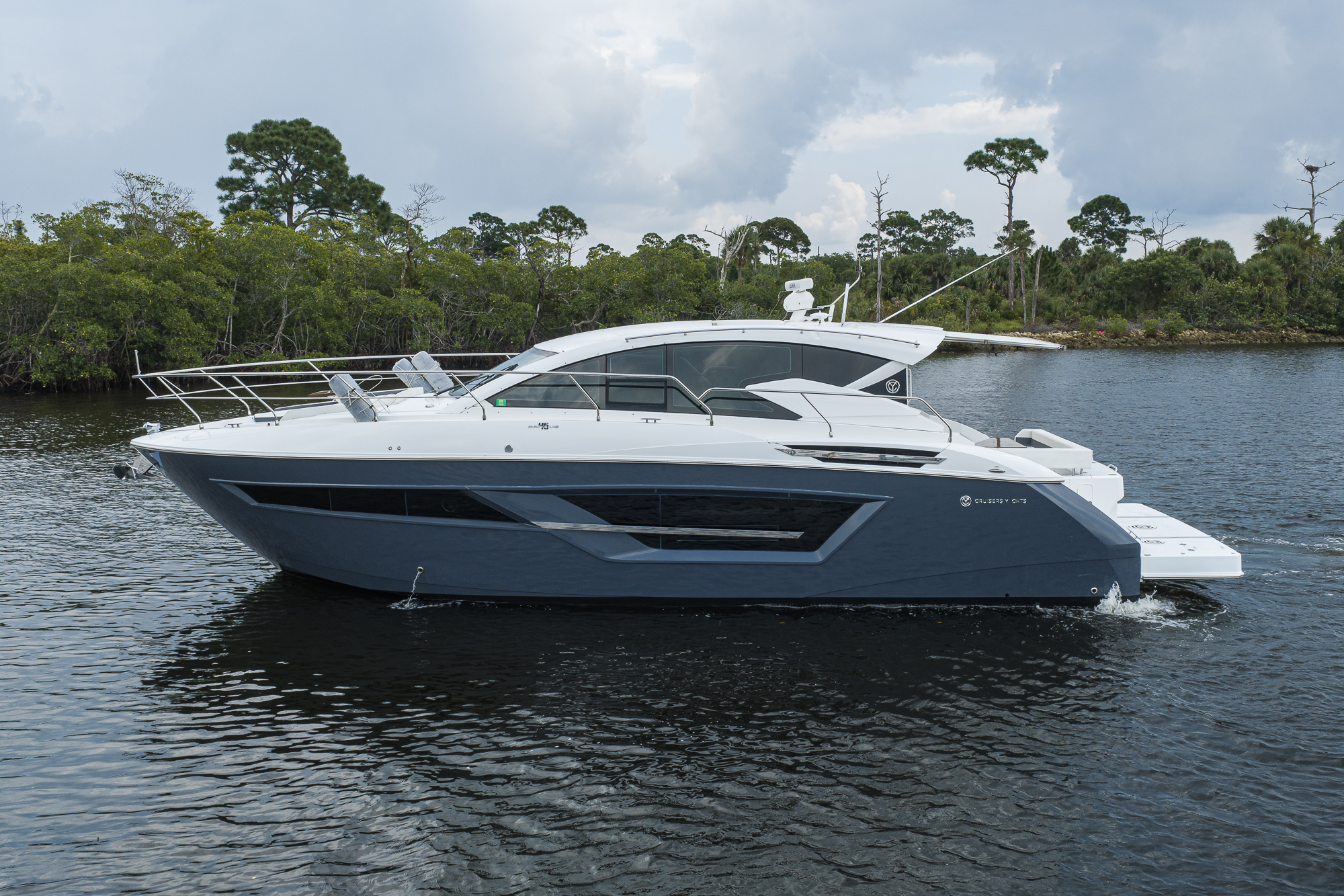 4th Quarter yacht photo 8