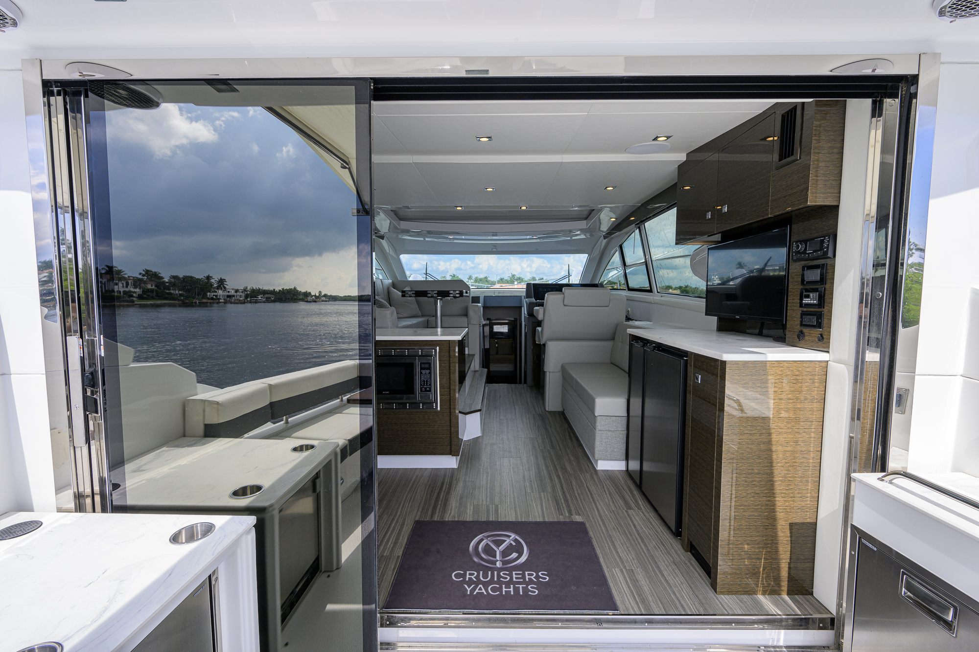 4th Quarter yacht photo 67