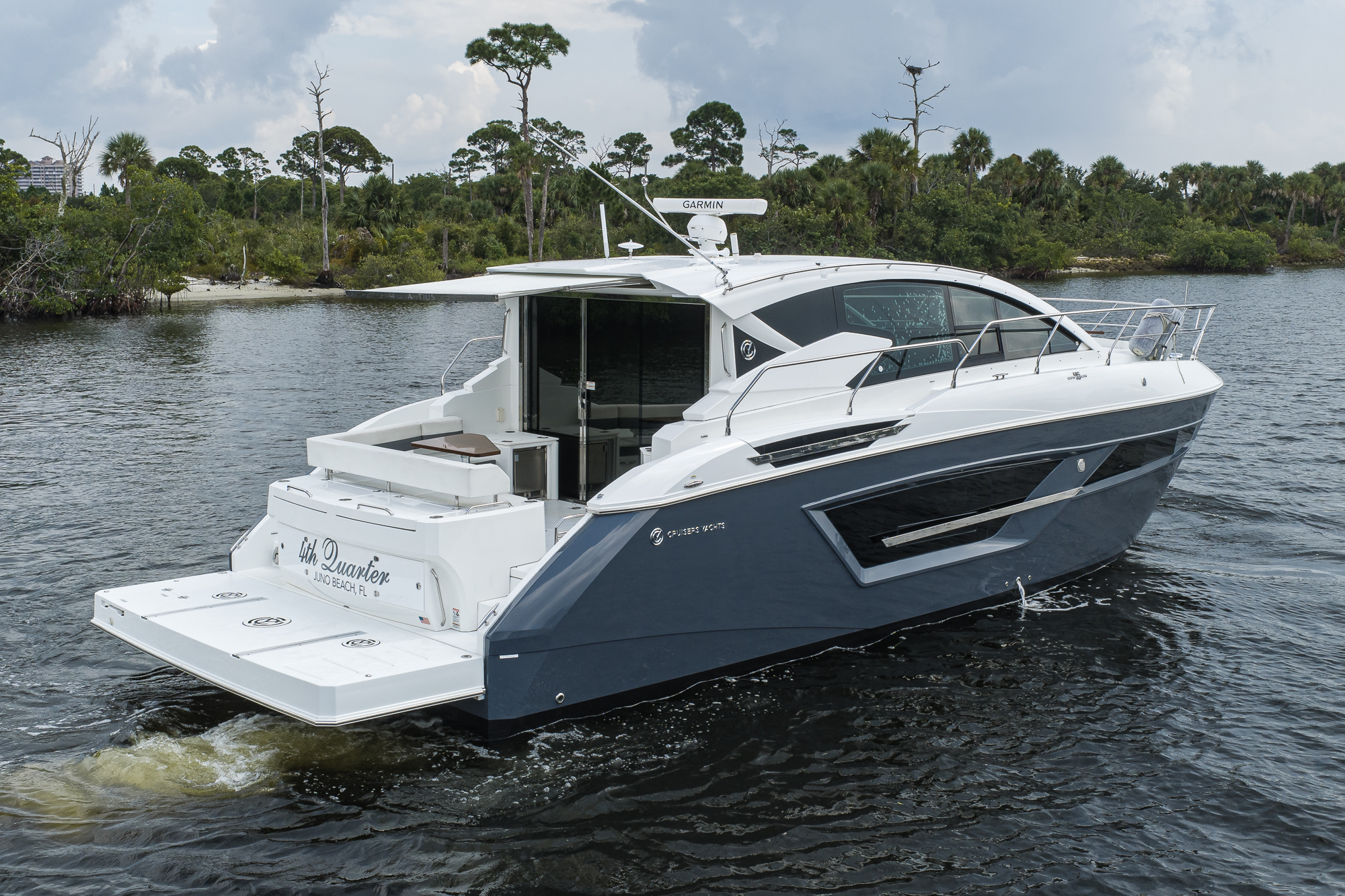 4th Quarter yacht photo 14