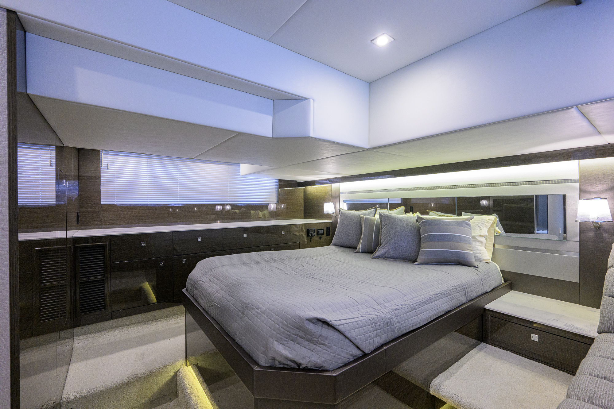 4th Quarter yacht photo 92