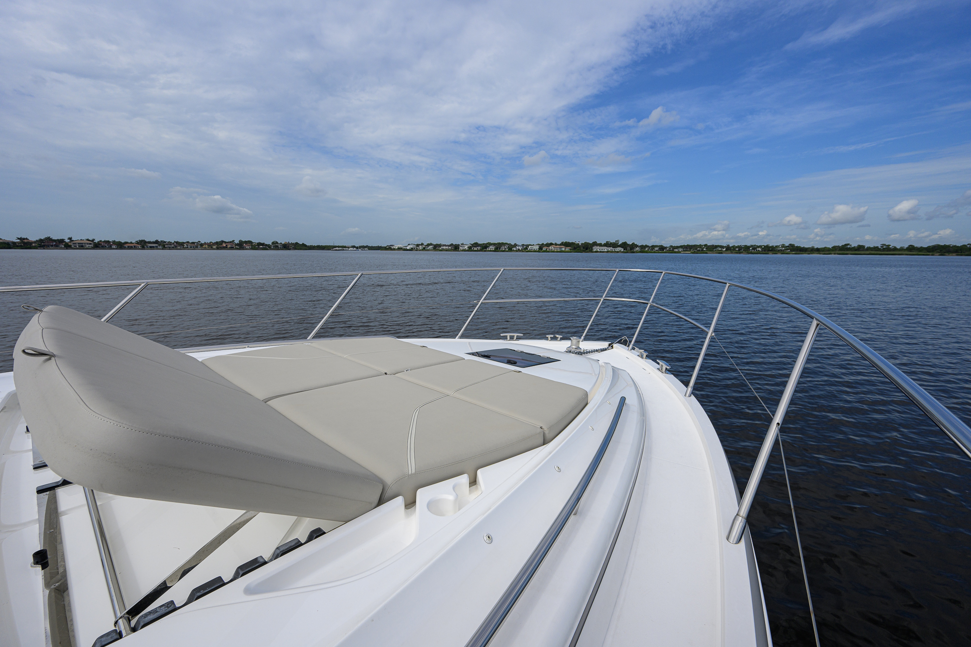 Crown yacht photo 40