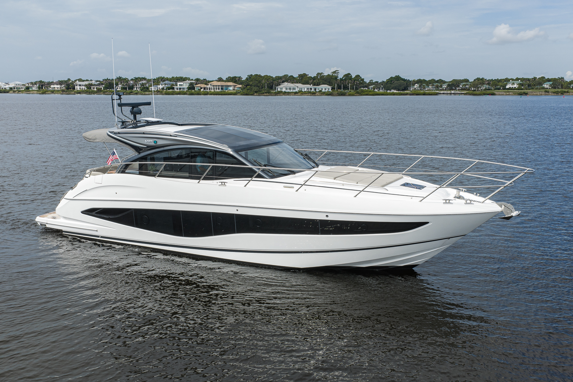Crown yacht photo 15