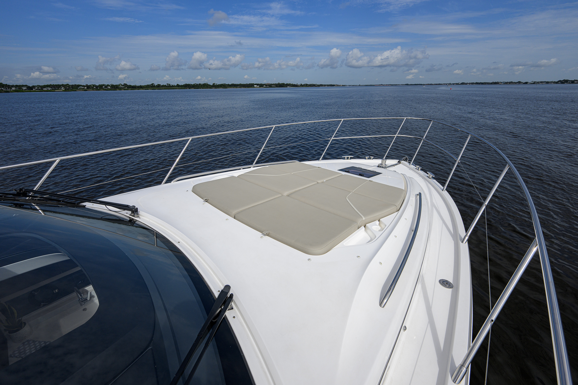 Crown yacht photo 37