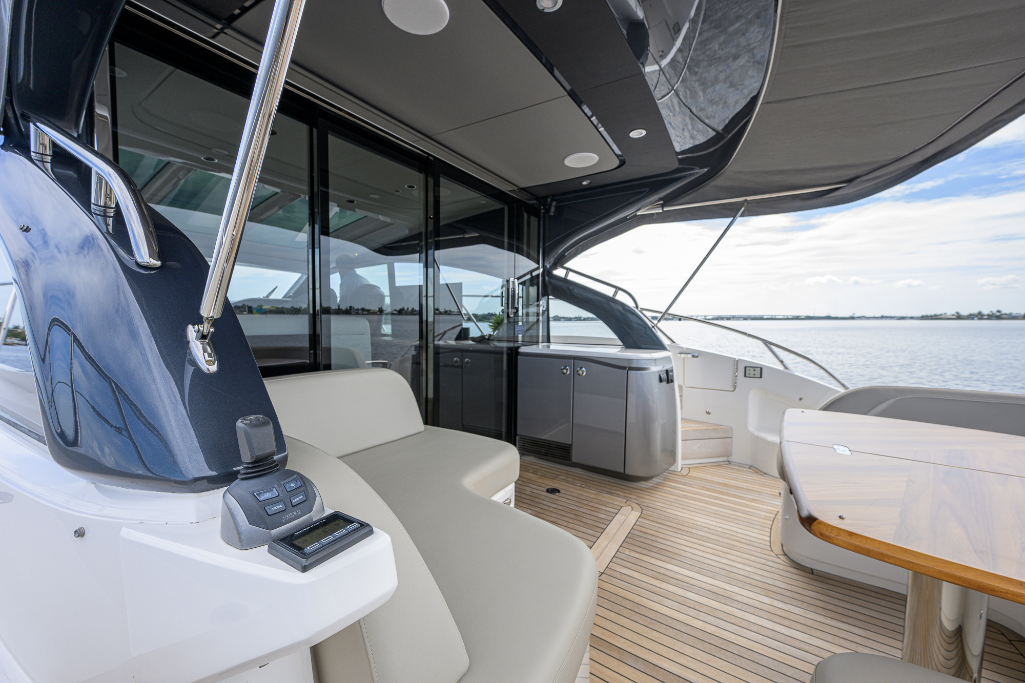 Crown yacht photo 57