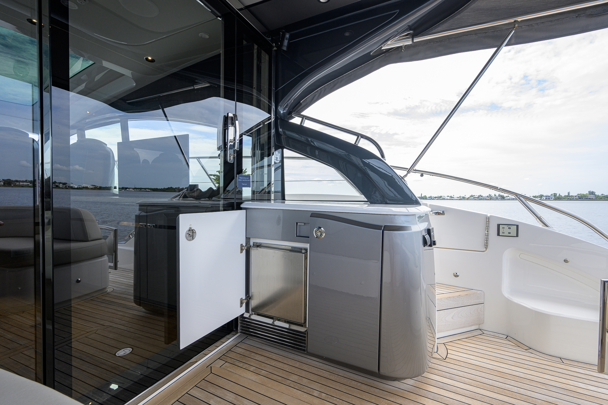Crown yacht photo 55