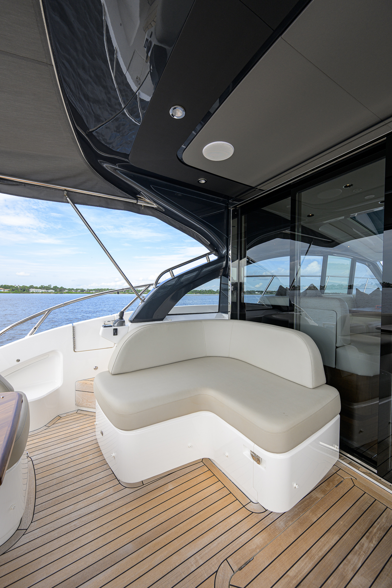 Crown yacht photo 51