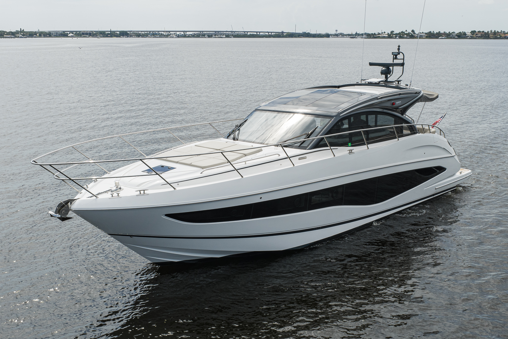 Crown yacht photo 17