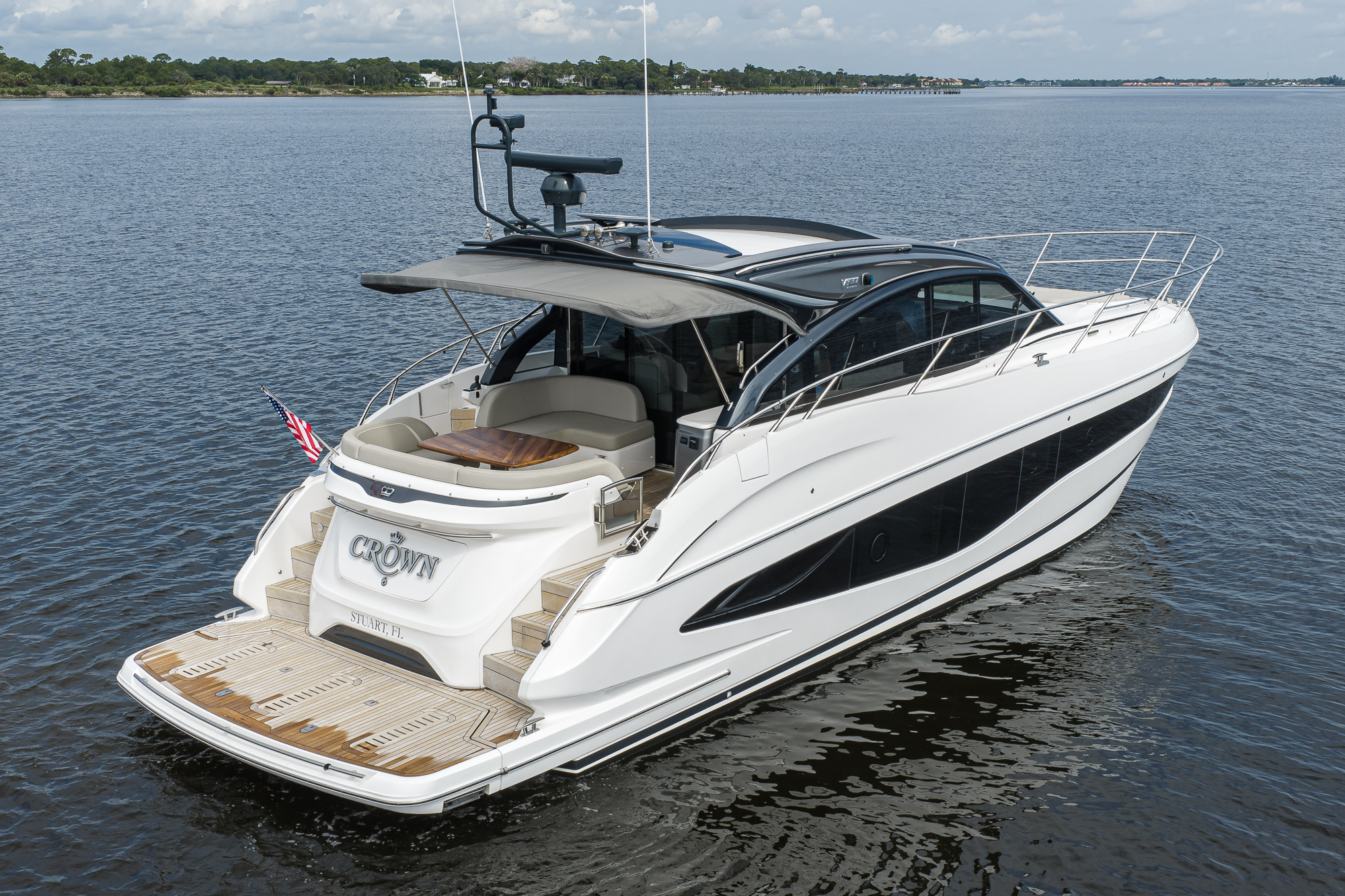 Crown yacht photo 23