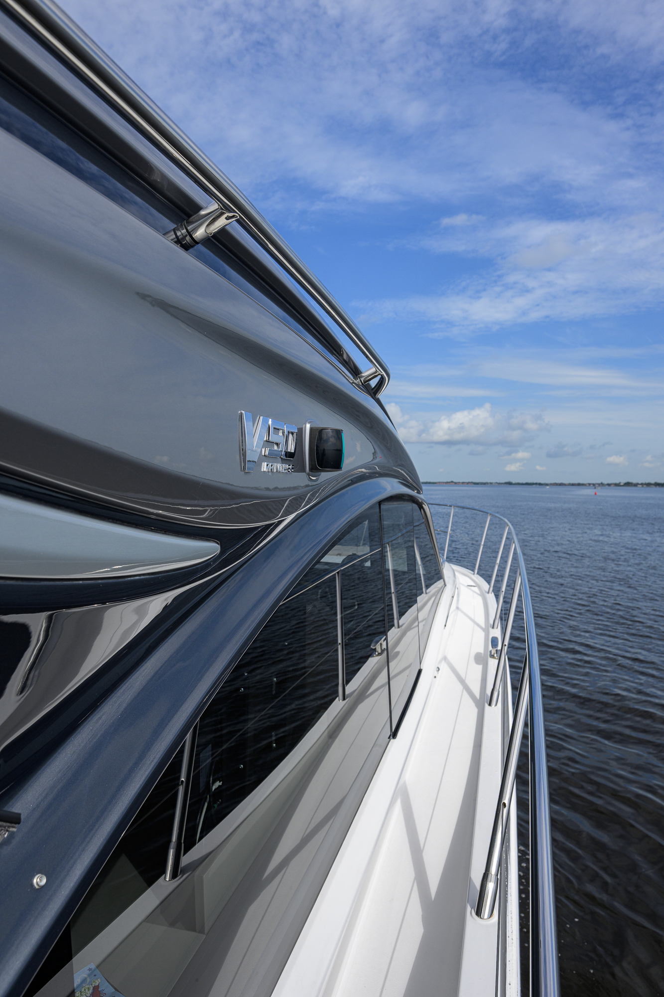 Crown yacht photo 41