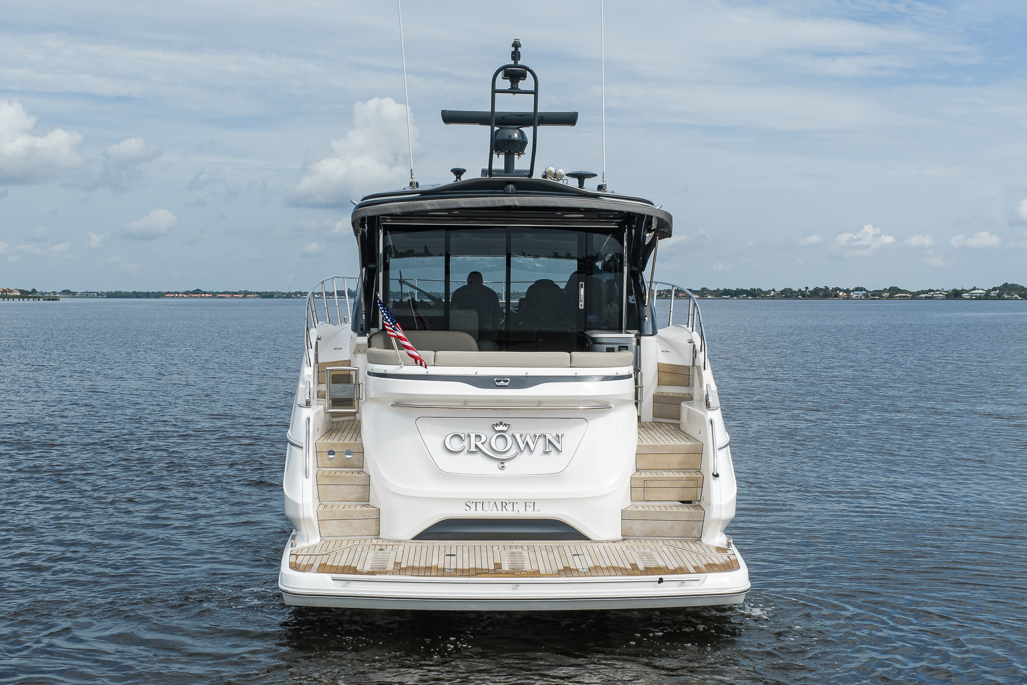 Crown yacht photo 11