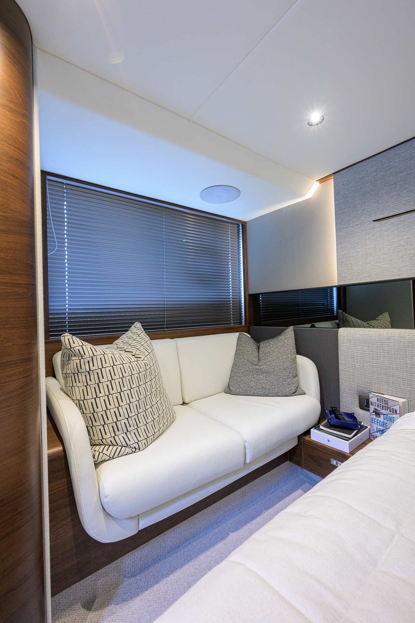 Crown yacht photo 125