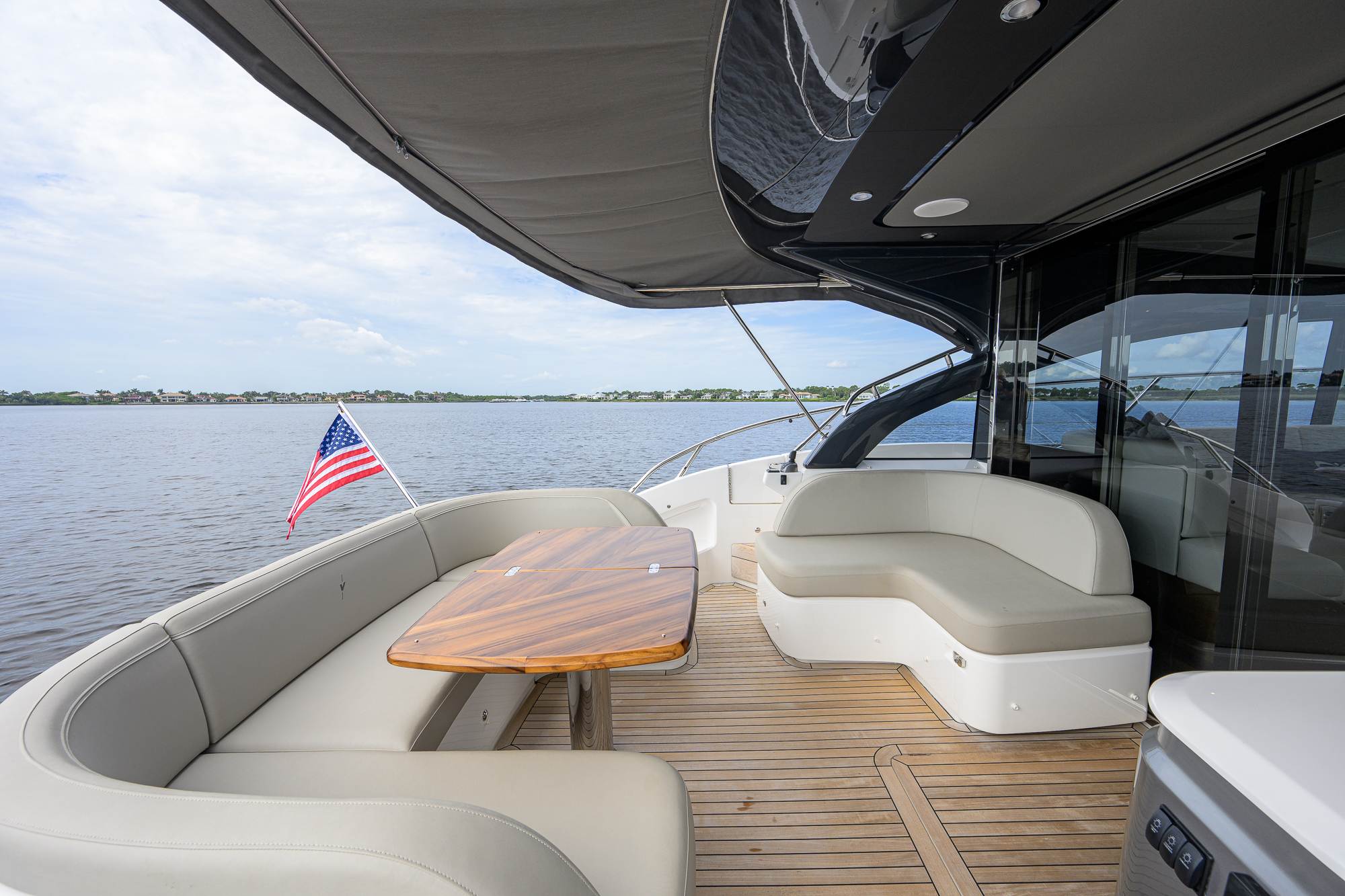 Crown yacht photo 49