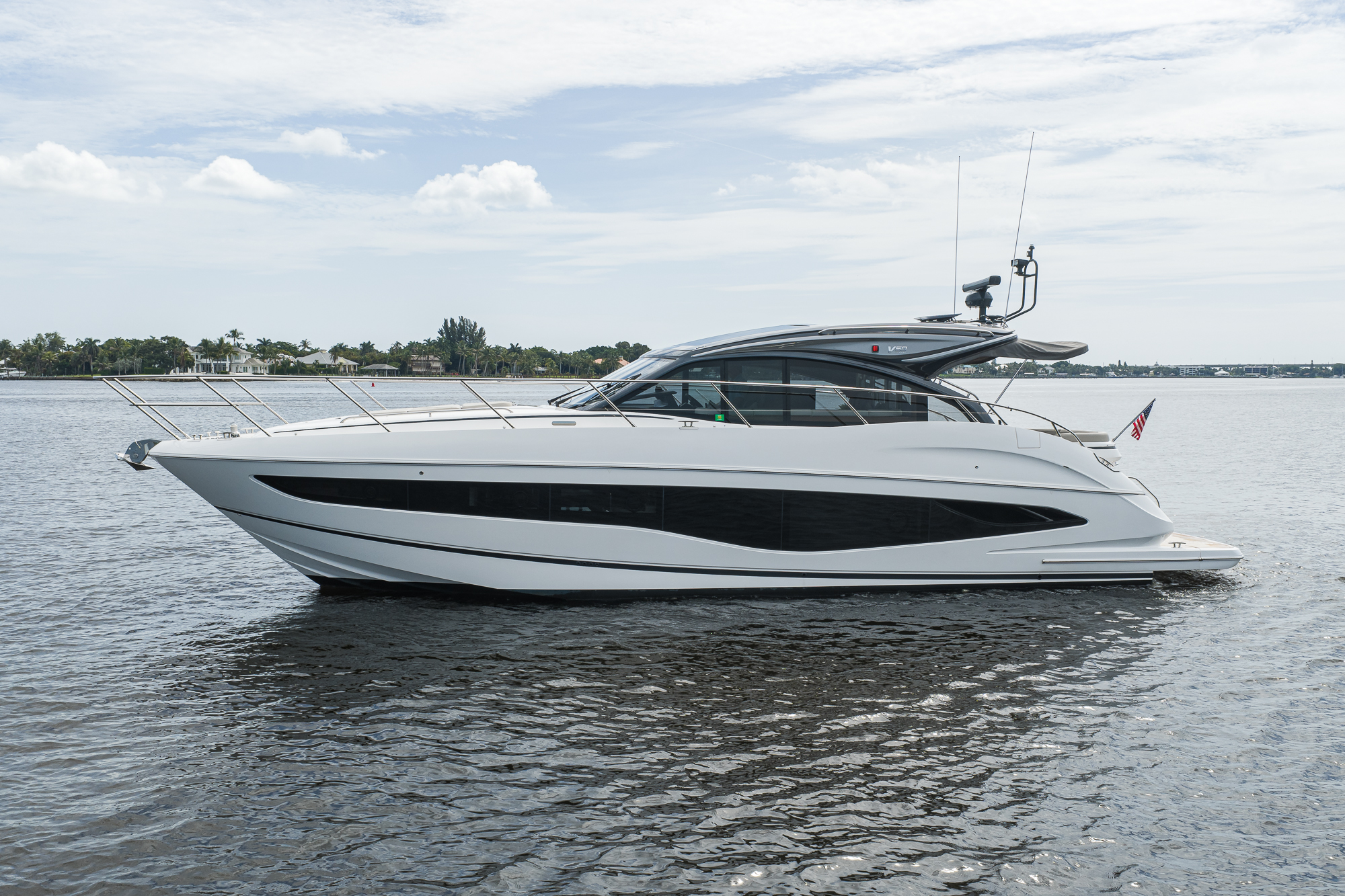 Crown yacht photo 8