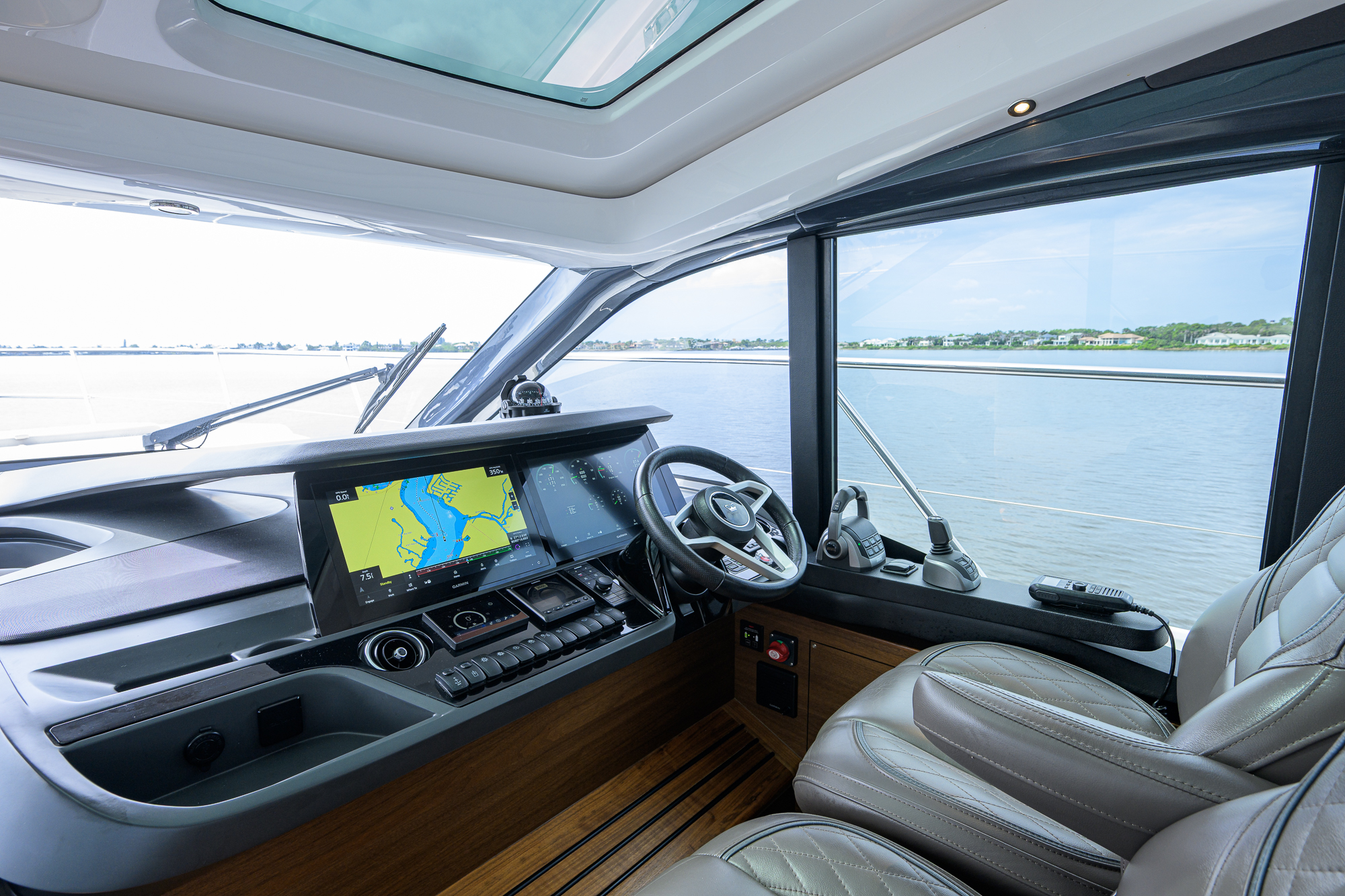 Crown yacht photo 96