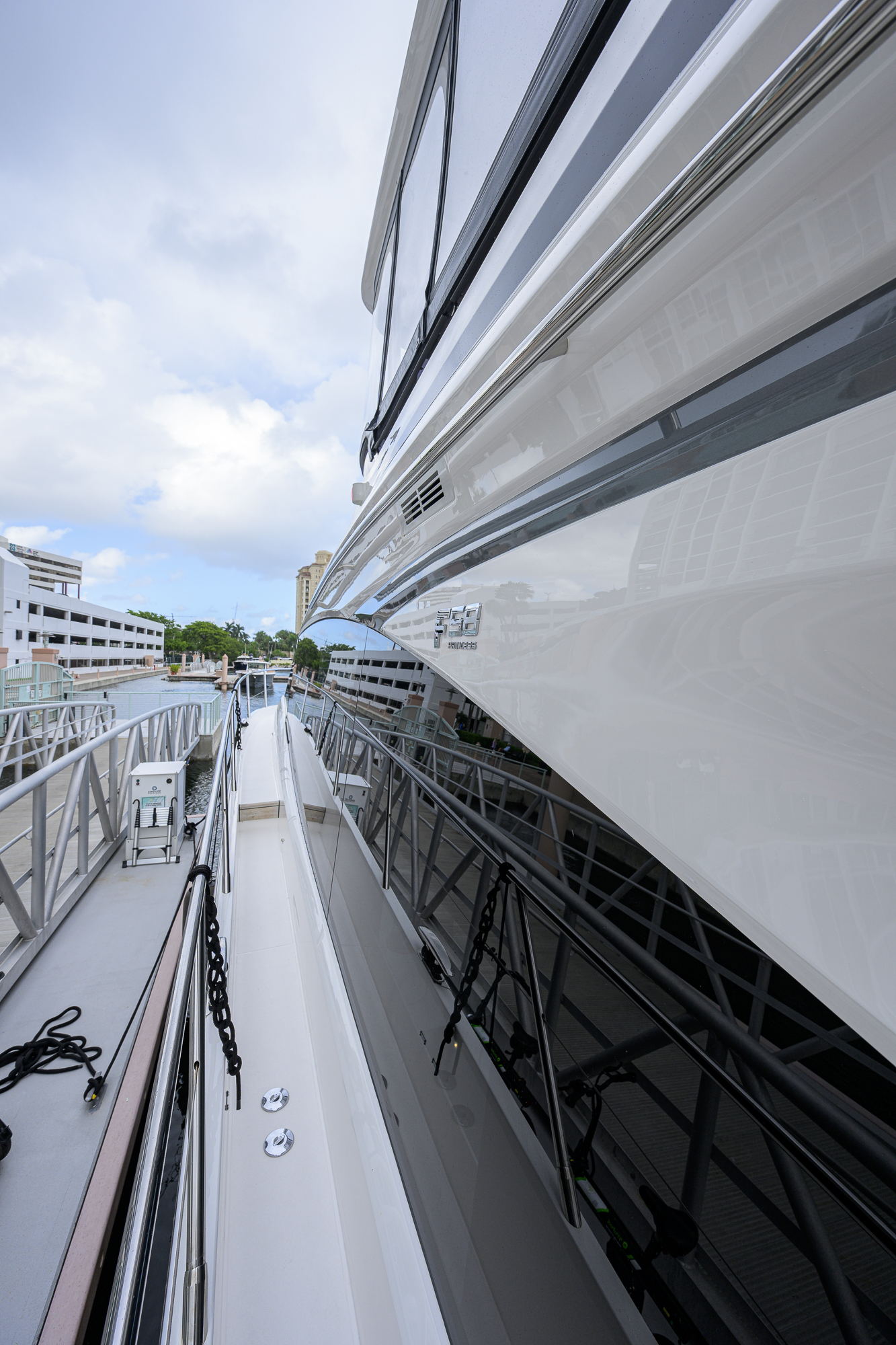 Kaleen yacht photo 32