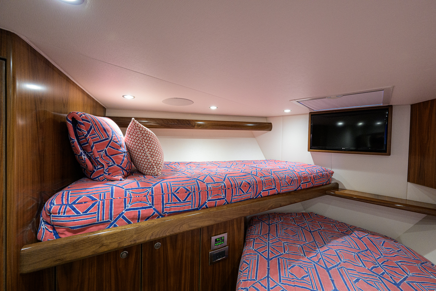 Following Seas yacht photo 82