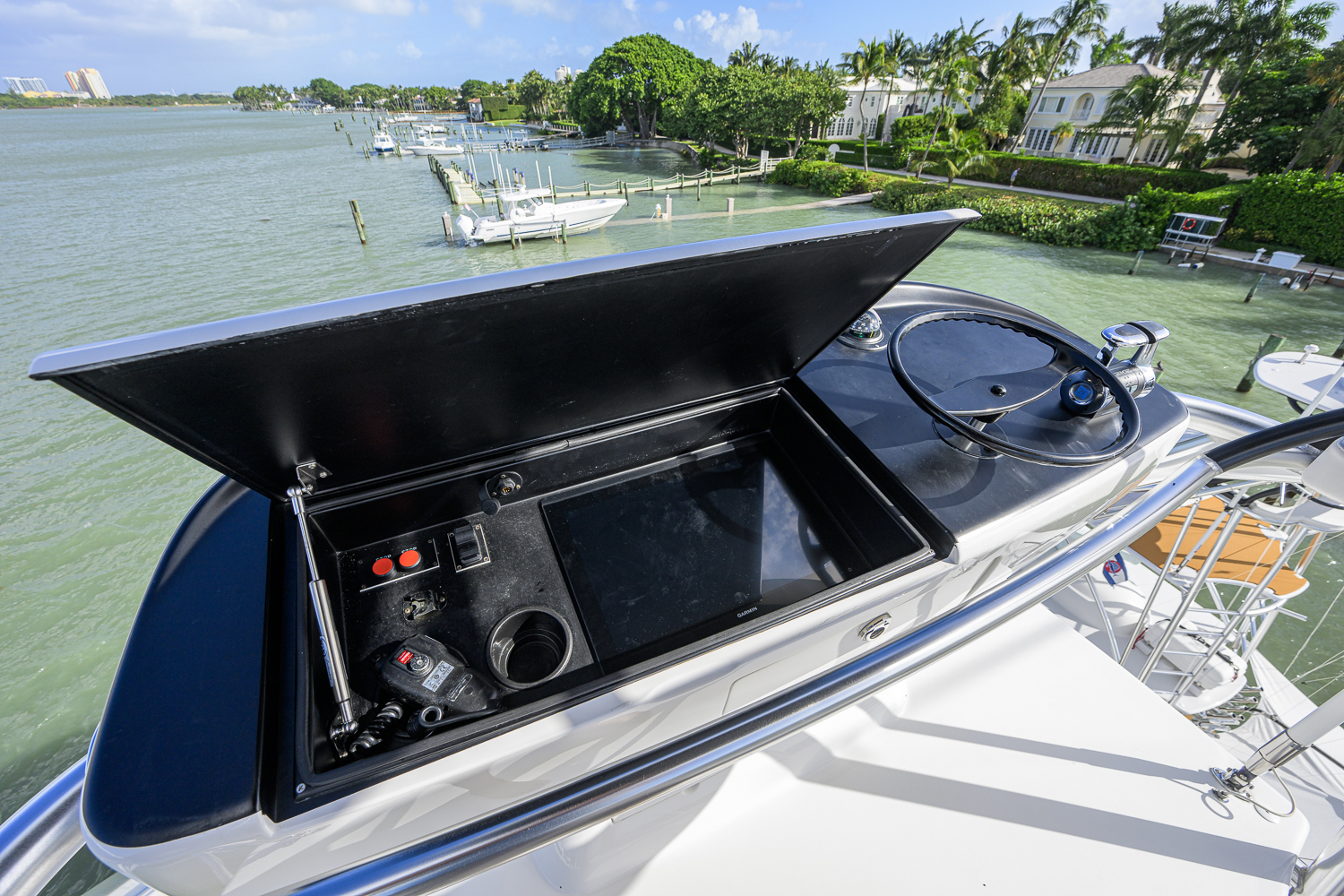 Following Seas yacht photo 18