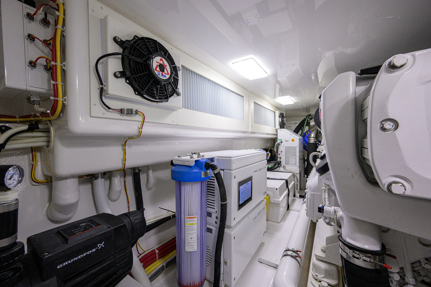 Following Seas yacht photo 56