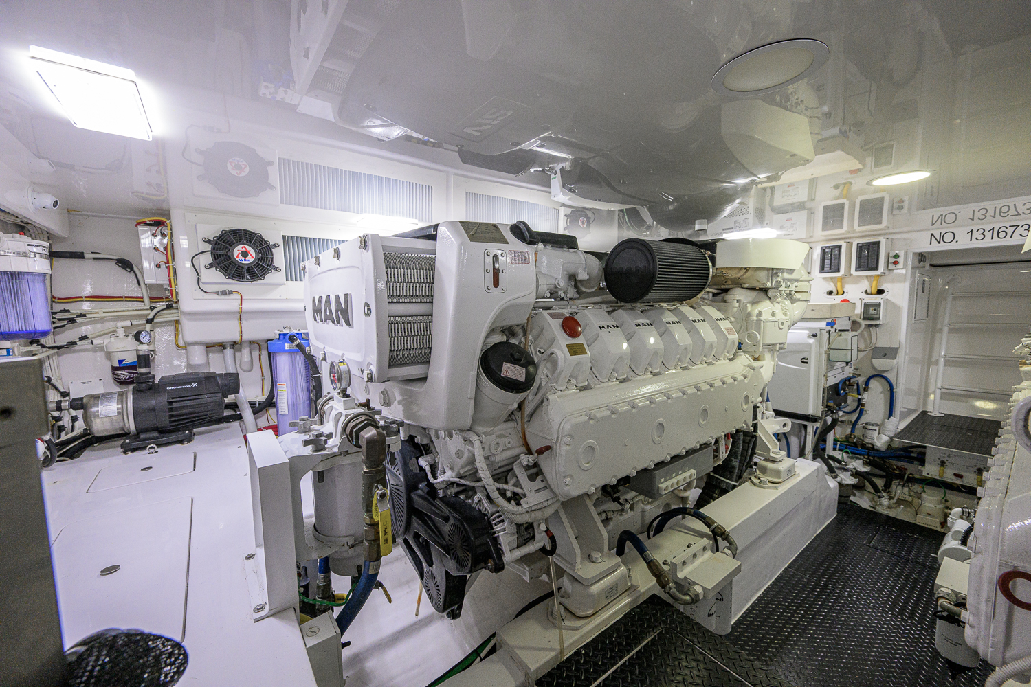 Following Seas yacht photo 54