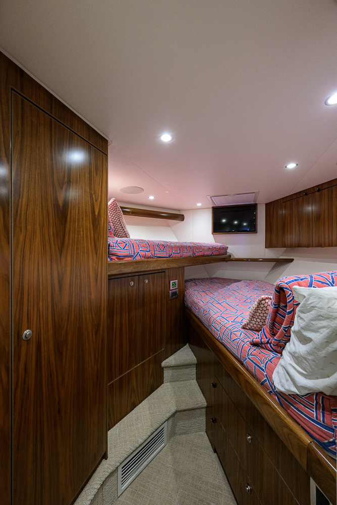 Following Seas yacht photo 79