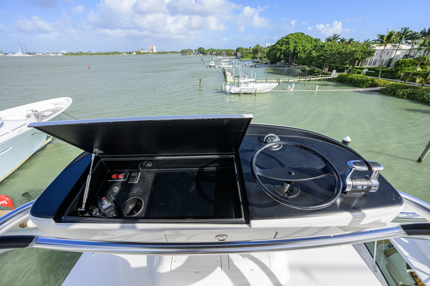 Following Seas yacht photo 19