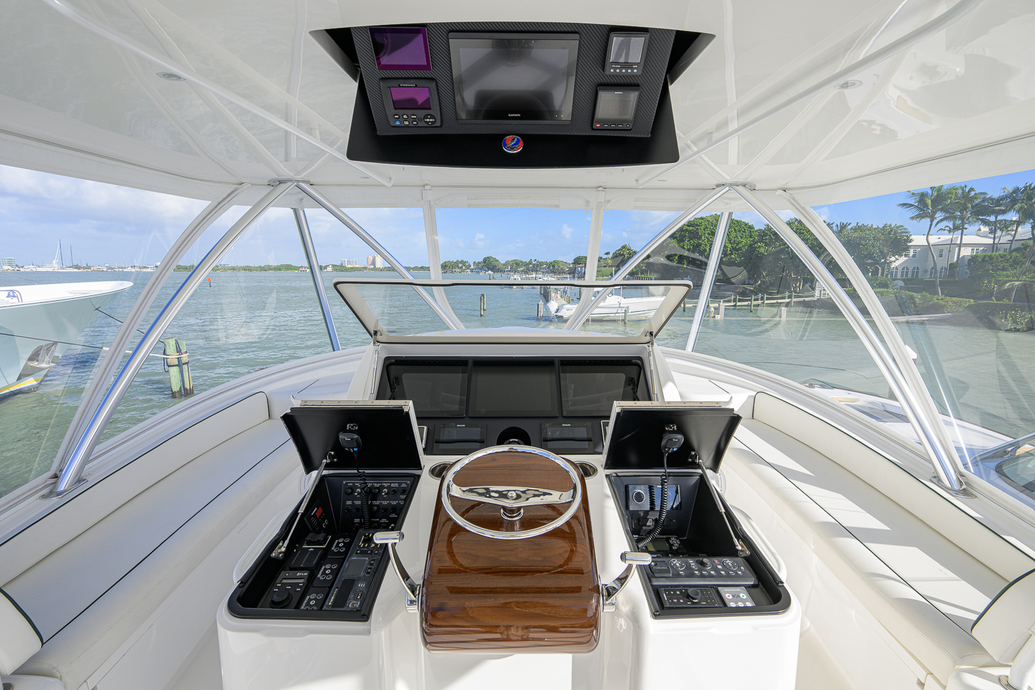 Following Seas yacht photo 27
