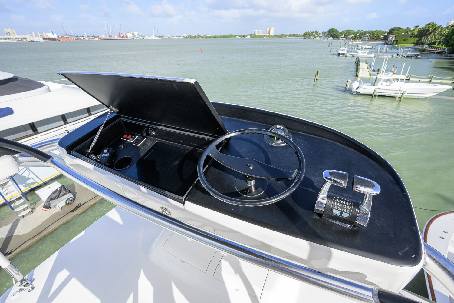 Following Seas yacht photo 20