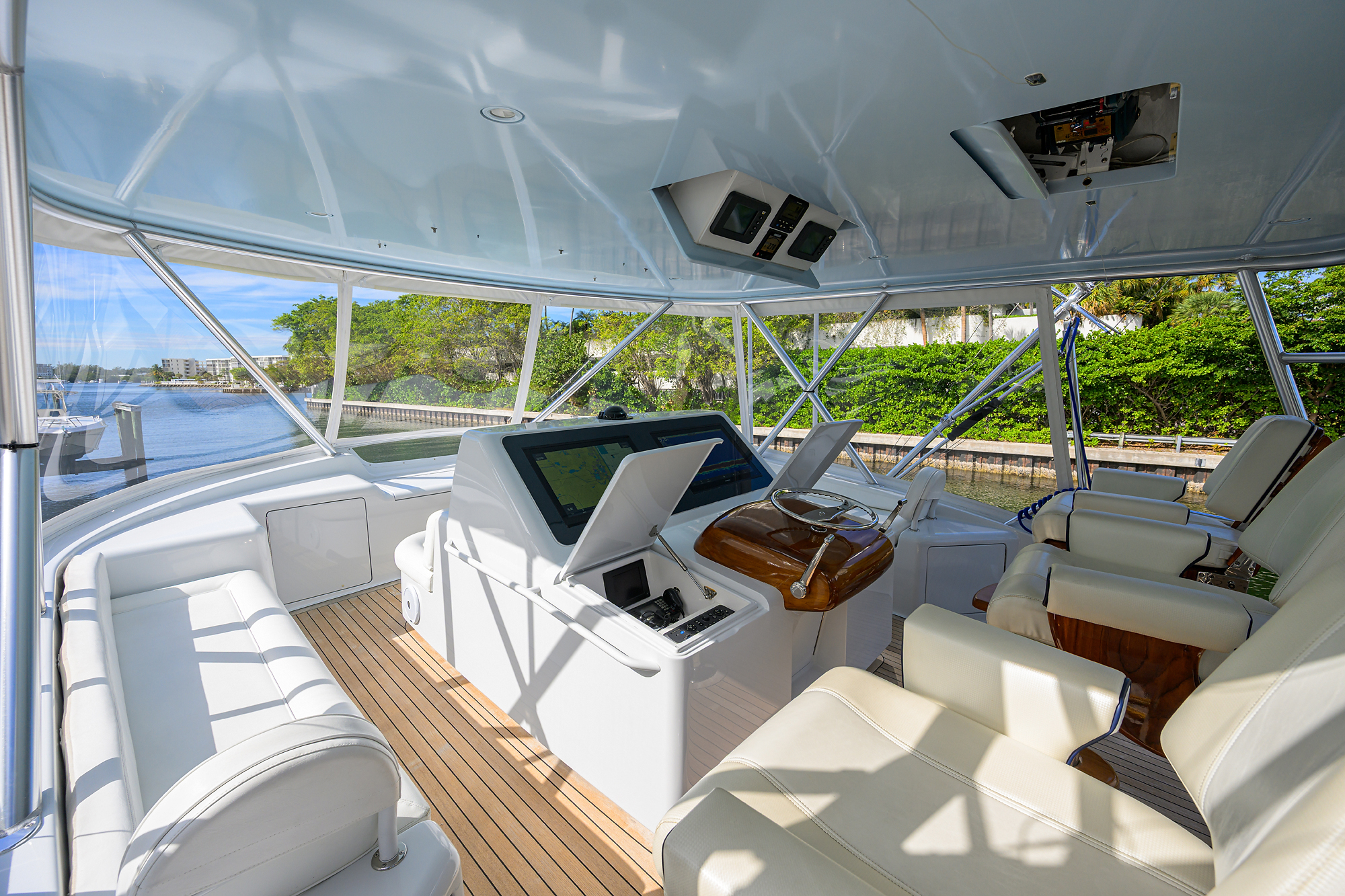 Pryorities yacht photo 24
