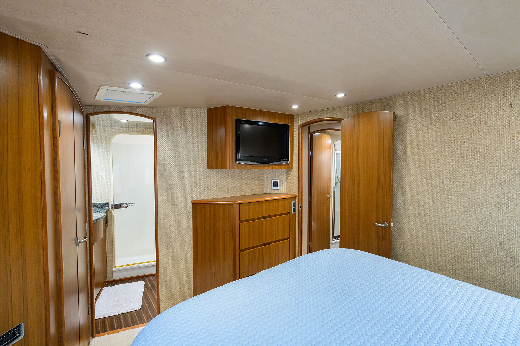 Pryorities yacht photo 90